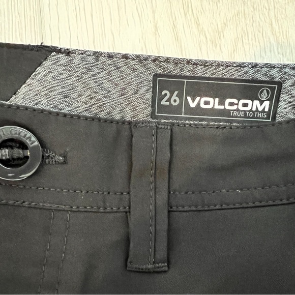 Boys Shorts | Size 12 / 26 Waist | Volcom Surf & Turf 4-way Stretch | Black - Picture 3 of 6
